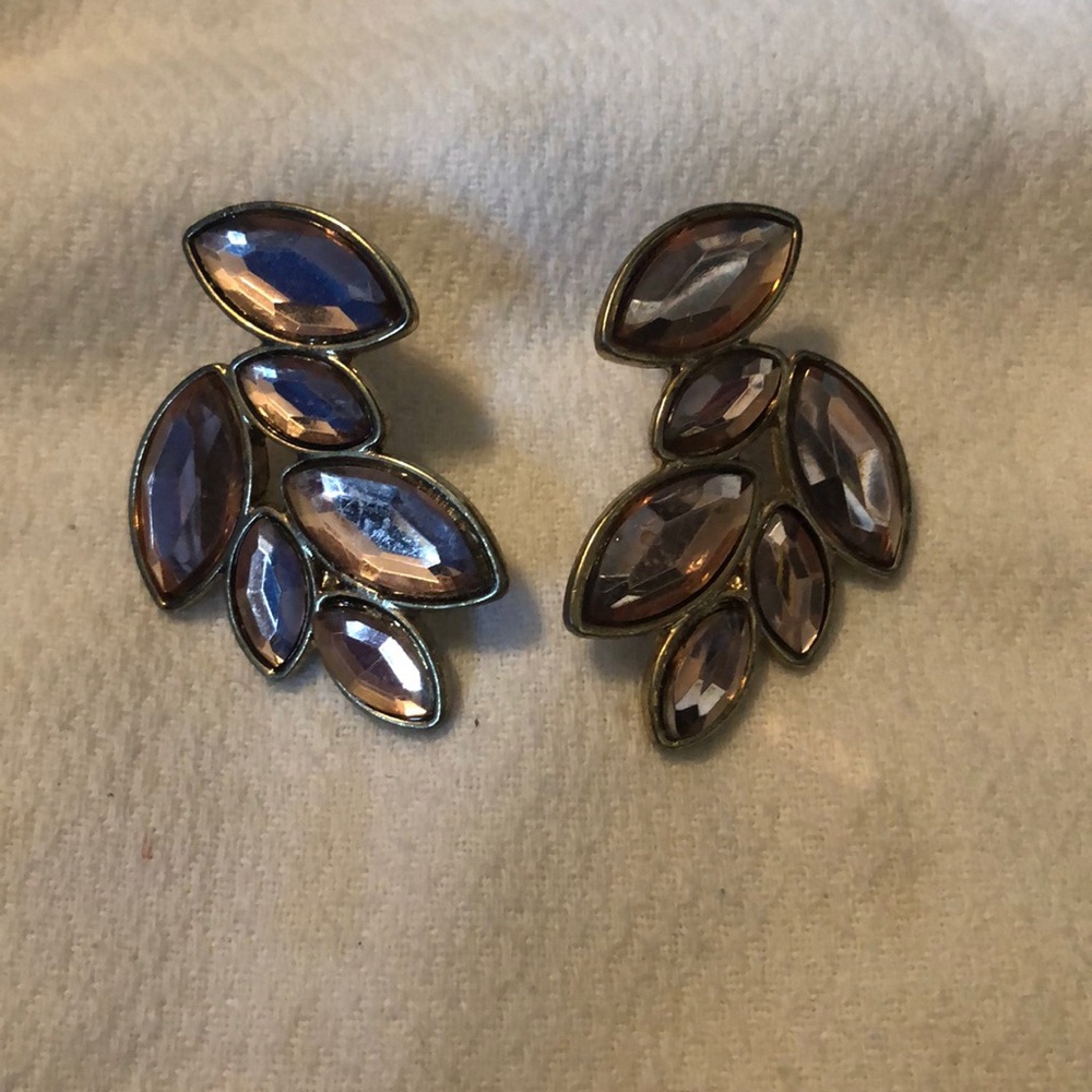 Like new Chic drop earrings